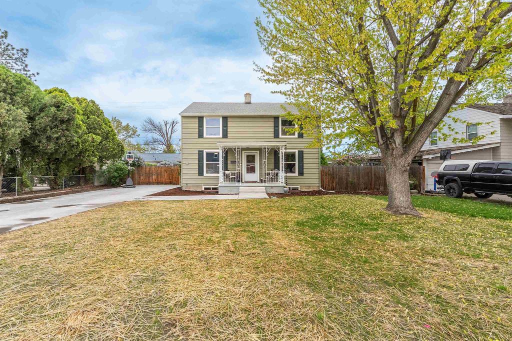 Photo of 1319 Perkins Ave, Richland, WA 99354 (MLS # 292210)