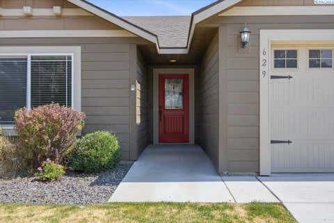 Photo of 629 E 35th Ave, Kennewick, WA 99337 (MLS # 295110)