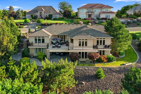 Photo of 4002 W 43rd Avenue, Kennewick, WA 99337 (MLS # 290635)