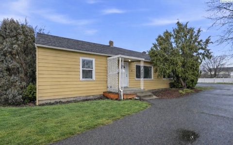 Photo of 1120/1122 Thayer Dr, Richland, WA 99354 (MLS # 290786)