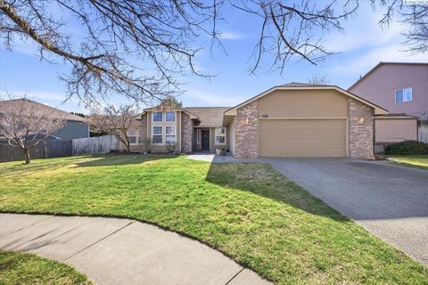 Photo of 135 Mountain View Lane, Richland, WA 99352 (MLS # 291035)