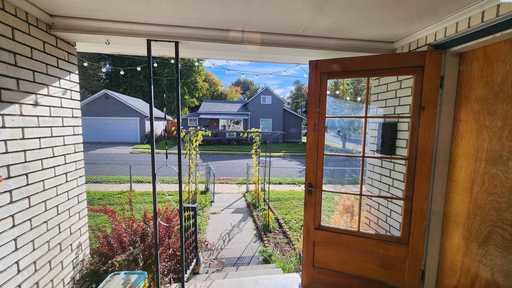 Photo of 303 E Cooper Street, Colfax, WA 99111 (MLS # 288460)