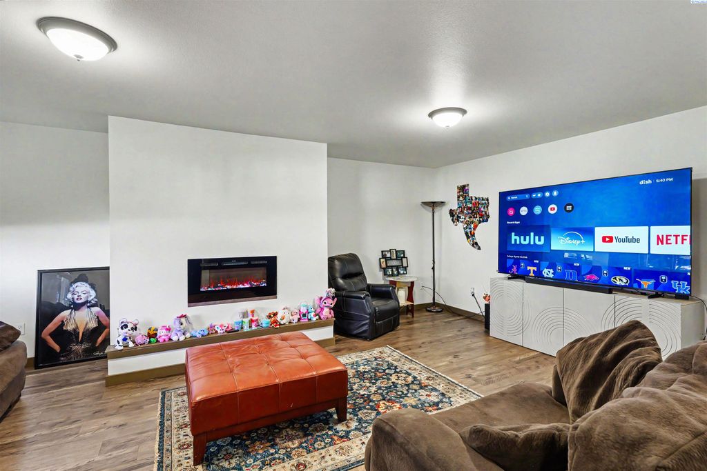 Photo of 312 27th Ave, Yakima, WA 98902 (MLS # 292432)