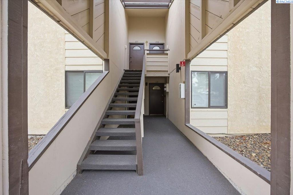 Photo of 303 Gage Blvd #237 Blvd, Richland, WA 99352 (MLS # 289945)