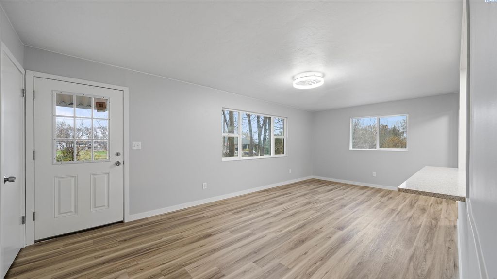 Photo of 70205 E Ridge Rd, West Richland, WA 99353 (MLS # 289128)