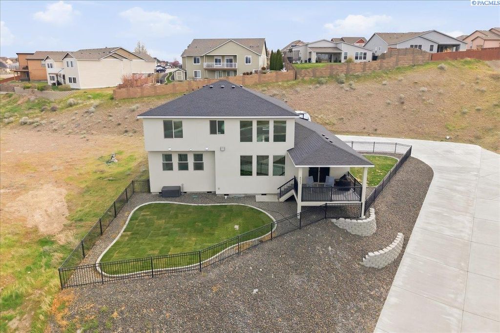 Photo of 6557 Argos St, West Richland, WA 99353 (MLS # 291535)