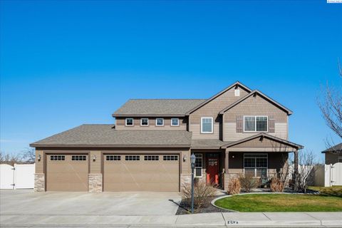 Photo of 654 Nastacia Street, Richland, WA 99352 (MLS # 290797)