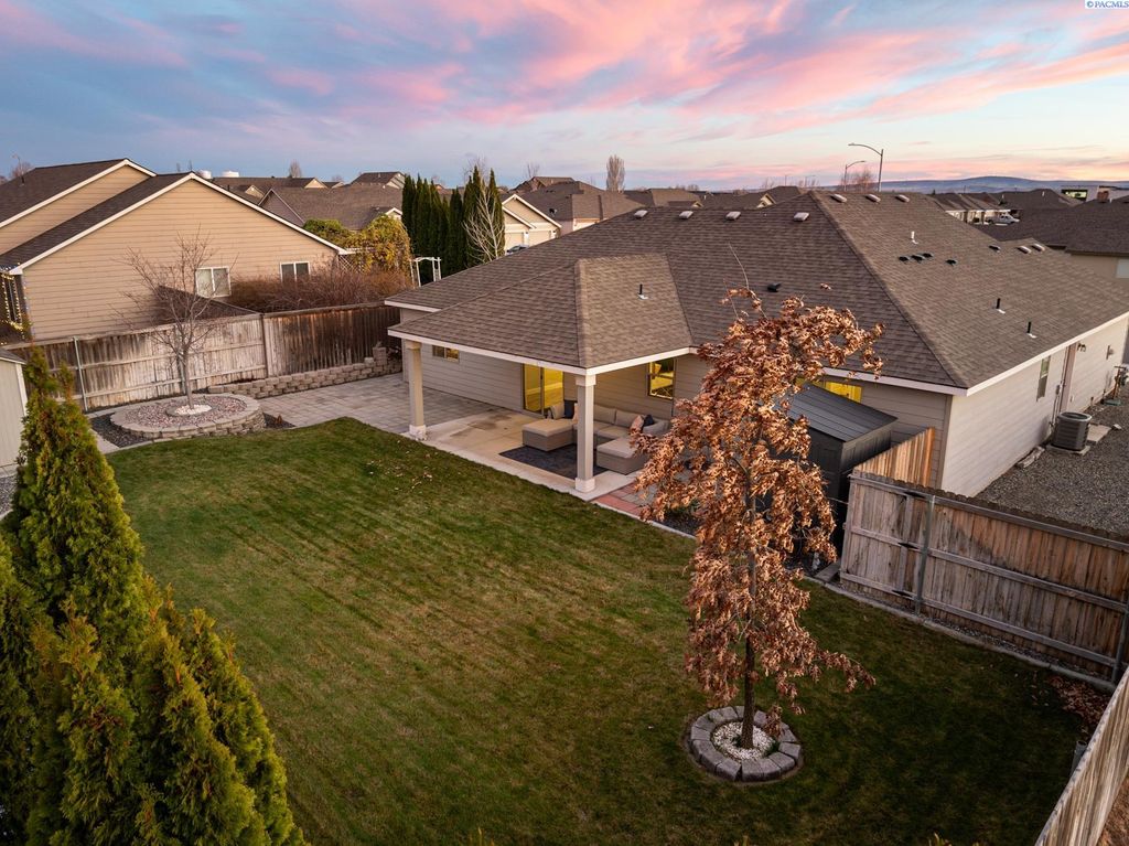 Photo of 9101 Kent Pl, Pasco, WA 99301 (MLS # 289392)