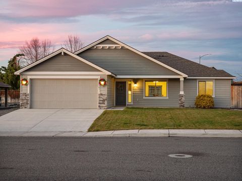 Photo of 9101 Kent Pl, Pasco, WA 99301 (MLS # 289392)