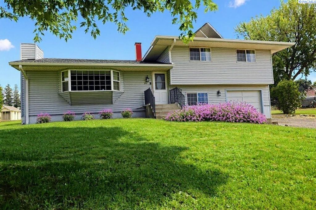 Photo of 101 Whitman Ave, La Crosse, WA 99143 (MLS # 287093)