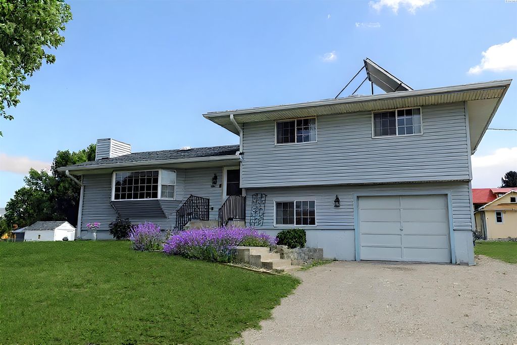 Photo of 101 Whitman Ave, La Crosse, WA 99143 (MLS # 287093)
