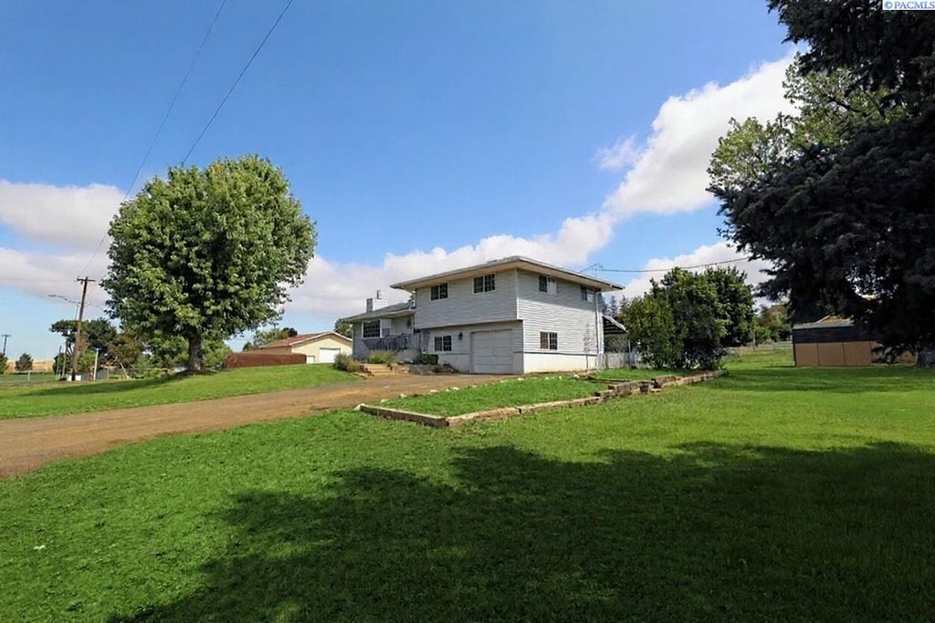 Photo of 101 Whitman Ave, La Crosse, WA 99143 (MLS # 287093)