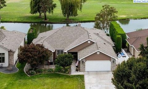 Photo of 3907 W 36th Avenue, Kennewick, WA 99337 (MLS # 293567)