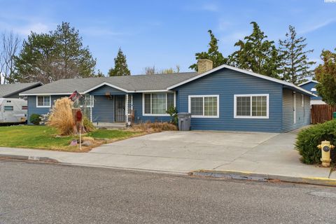 Photo of 1711 W 15th Ave, Kennewick, WA 99337 (MLS # 290982)