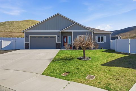 Photo of 22 Molly Rose Ct, Prosser, WA 99350 (MLS # 291286)