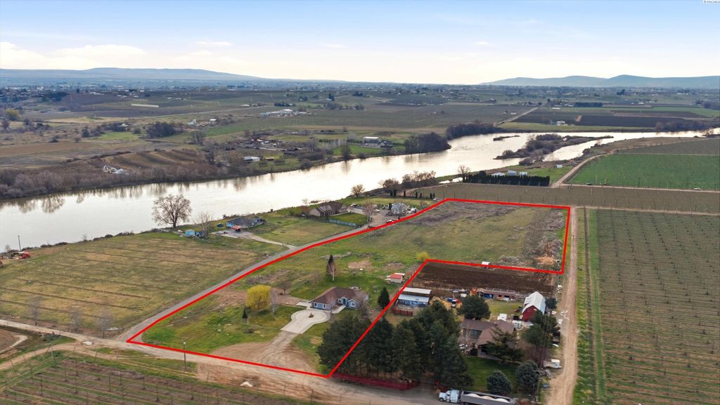 Photo of 3988 E Euclid Rd, Mabton, WA 98935 (MLS # 291361)