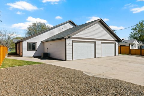 Photo of 1917 Landon Ave #1 & 2, Union Gap, WA 98903 (MLS # 292419)