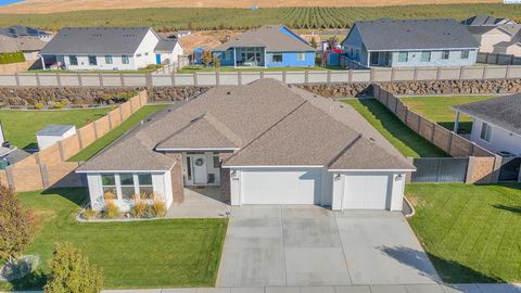 Photo of 3956 Corvina St, Richland, WA 99352 (MLS # 288362)