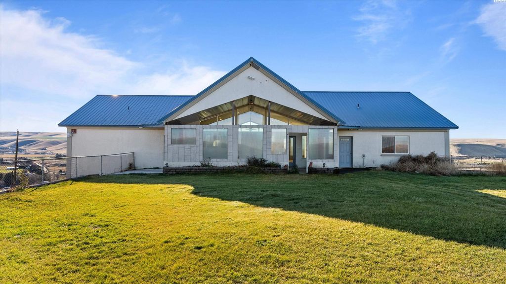 Photo of 61910 E Solar Prne Pr, Benton City, WA 99320 (MLS # 289577)