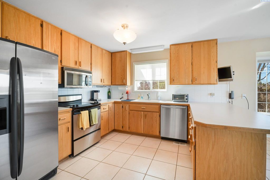 Photo of 640 SE Crestview St, Pullman, WA 99163 (MLS # 291794)