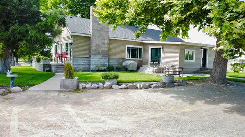 Photo of 2060 Cemetery Rd, Sunnyside, WA 98944 (MLS # 290428)