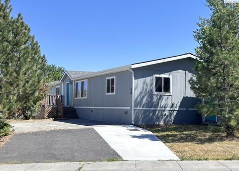 Photo of 255 NW Golden Hills #58, Pullman, WA 99163 (MLS # 287660)