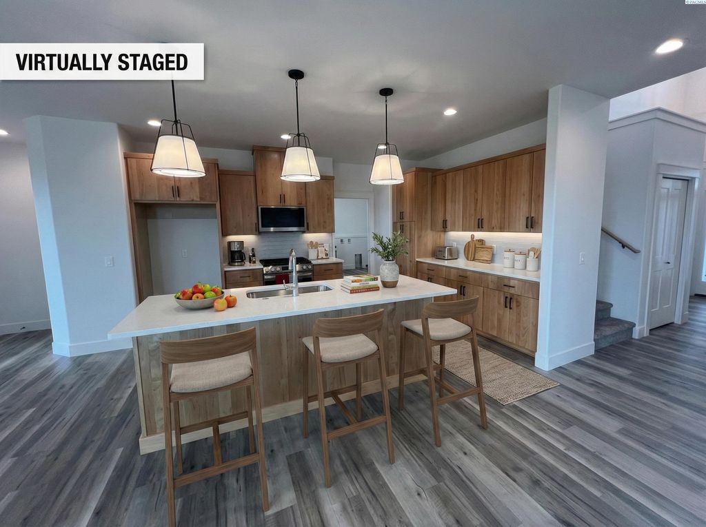 Photo of 1055 SW Panorama Dr, Pullman, WA 99163 (MLS # 286403)