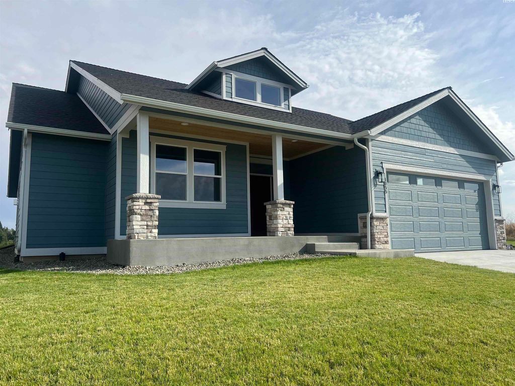 Photo of 1055 SW Panorama Dr, Pullman, WA 99163 (MLS # 286403)