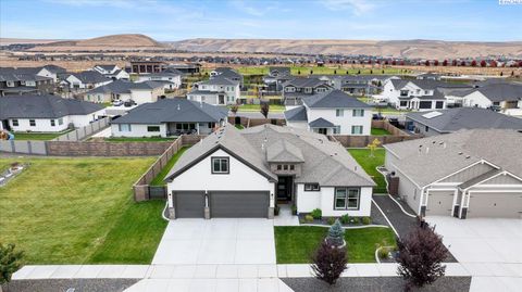 Photo of 4203 Barbera St, Richland, WA 99352 (MLS # 292750)