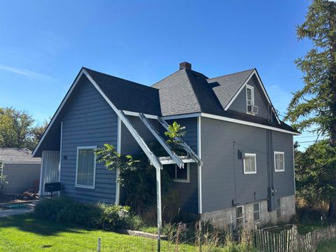 Photo of 1155 NE Lybecker Road, Pullman, WA 99163 (MLS # 288039)