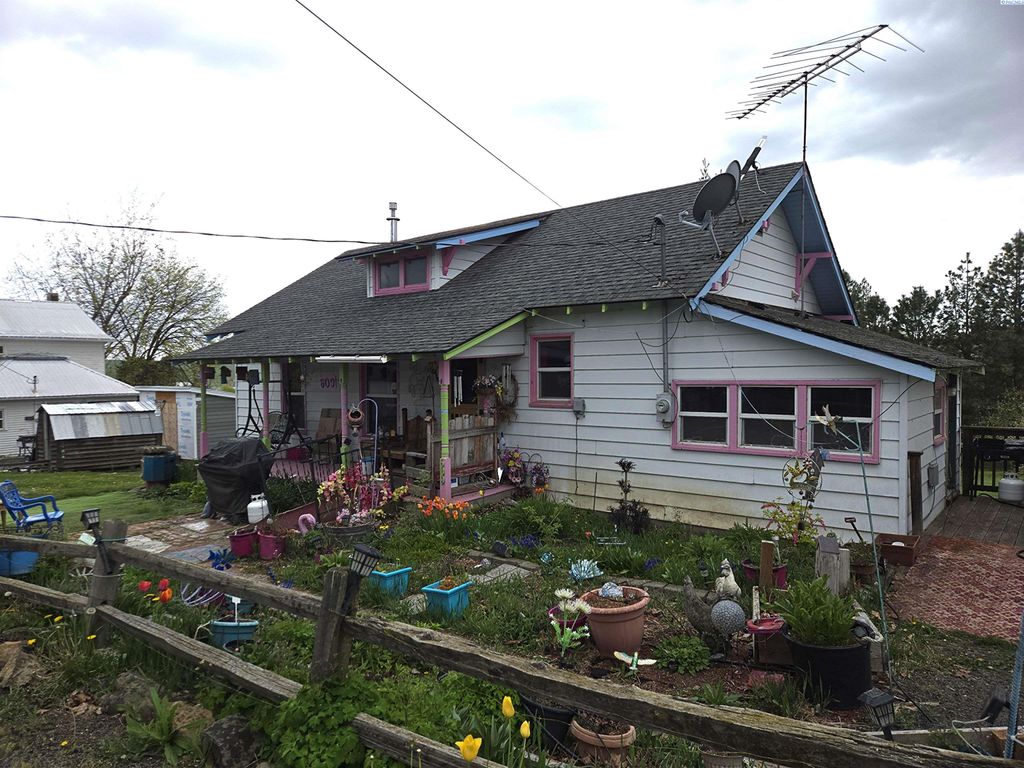 Photo of 609 N 2nd St, Garfield, WA 99130 (MLS # 292550)