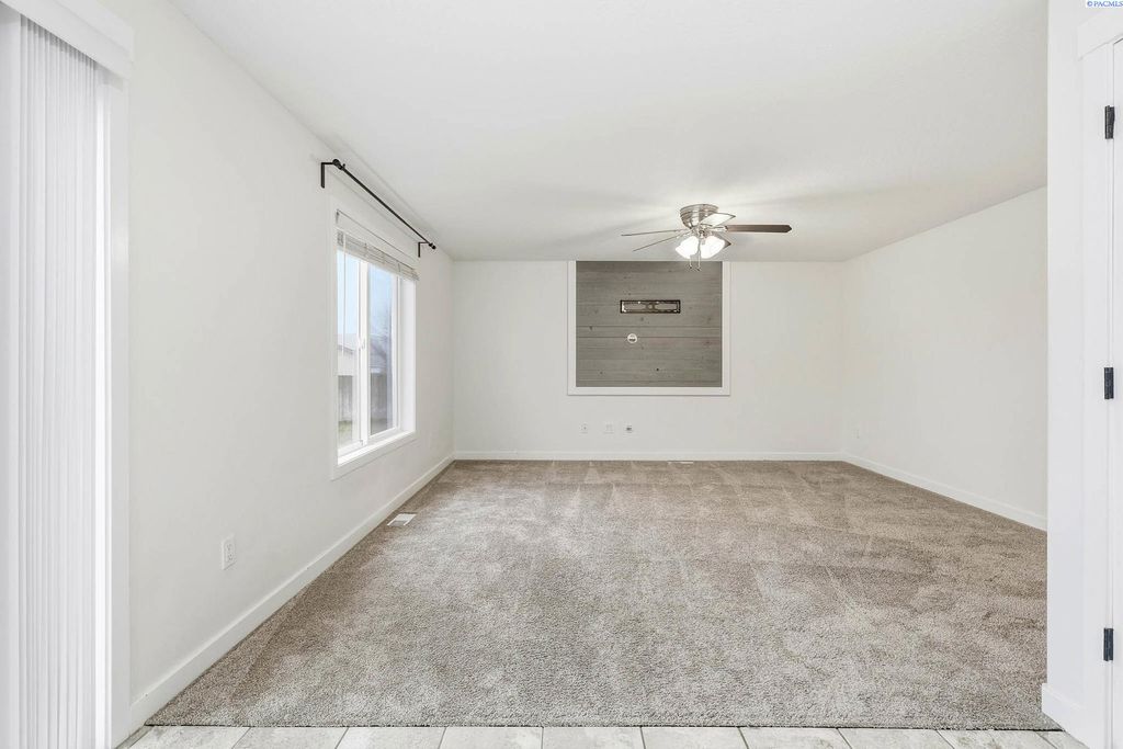 Photo of 4907 S Auburn Pl, Kennewick, WA 99337 (MLS # 290558)