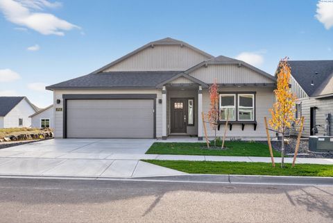 Photo of 3705 Stonecap St, Richland, WA 99352 (MLS # 291277)