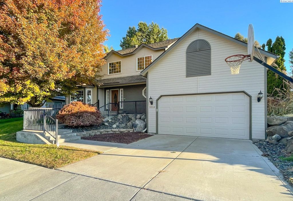 Photo of 9014 W Grand Ronde Avenue, Kennewick, WA 99336 (MLS # 288273)