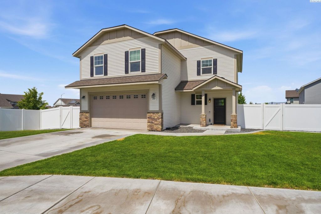 Photo of 4309 Santa Cruz Lane, Pasco, WA 99301 (MLS # 292969)