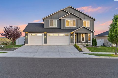 Photo of 4523 Village View St, Richland, WA 99352 (MLS # 292756)