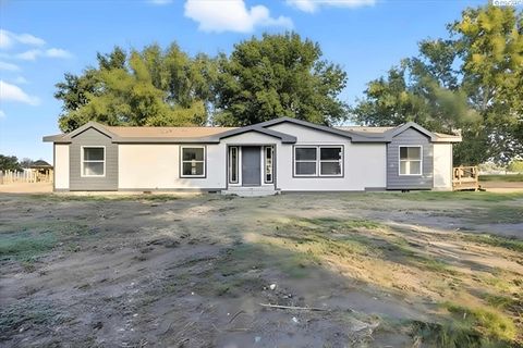Photo of 225104 E 421st Pr Se Pr, Kennewick, WA 99337 (MLS # 288064)