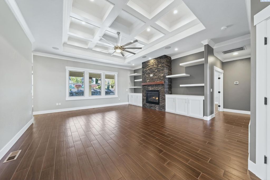 Photo of 2303 W 49th Ave, Kennewick, WA 99337 (MLS # 288351)