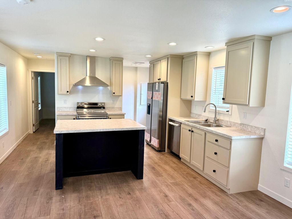 Photo of 900 S Hillcrest #306 Dr, Colfax, WA 99111 (MLS # 286976)