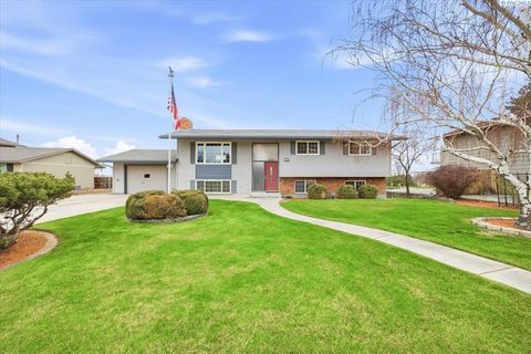 Photo of 2620 W Klamath Ave, Kennewick, WA 99336 (MLS # 291164)