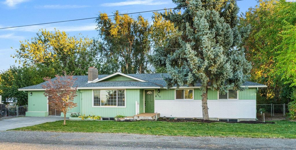 Photo of 114 E 36th Ave, Kennewick, WA 99337 (MLS # 288399)