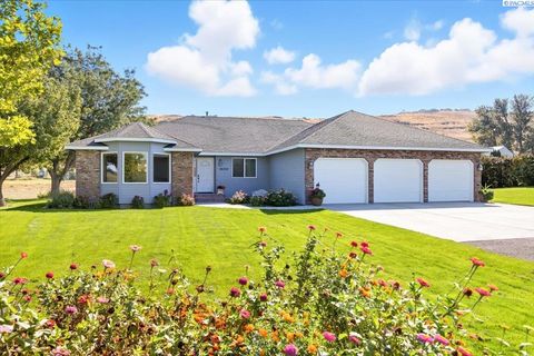 Photo of 26305 SE 1005 Pr, Kennewick, WA 99338 (MLS # 288041)