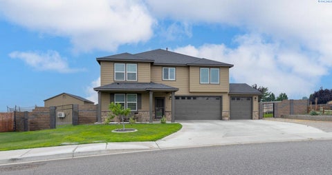 Photo of 4811 Avion Drive, Pasco, WA 99301 (MLS # 294891)