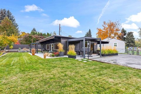 Photo of 320 Wyman Drive, Yakima, WA 98902 (MLS # 288848)