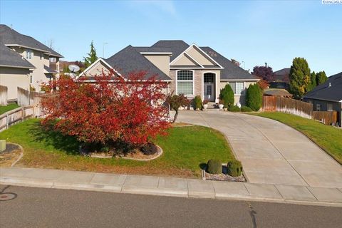 Photo of 3615 Verbena Ct, Pasco, WA 99301 (MLS # 288594)