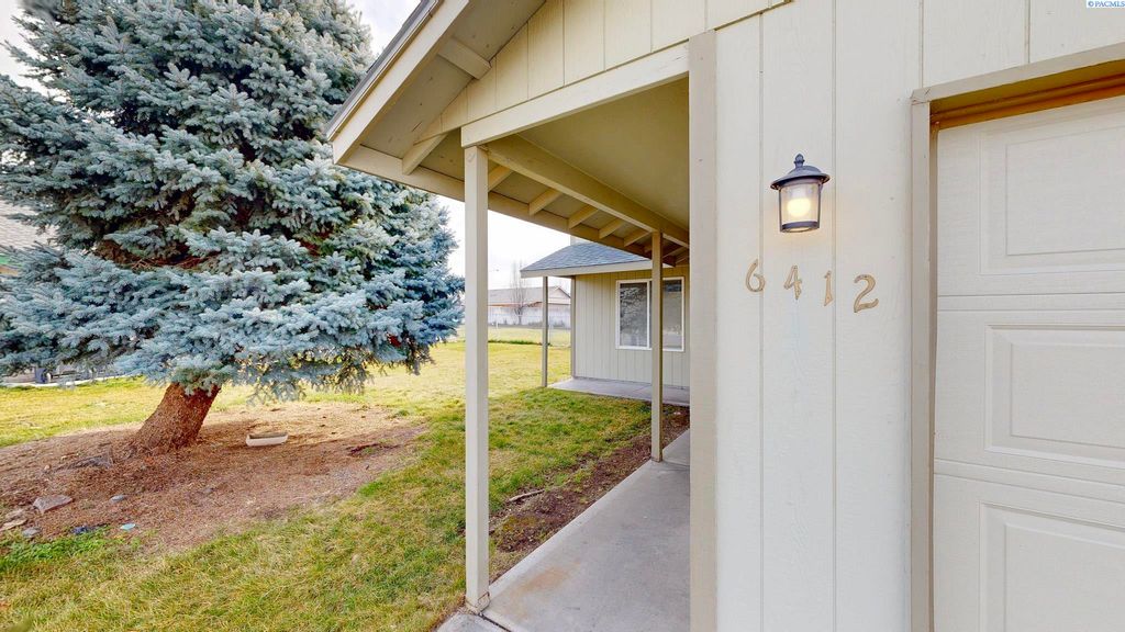 Photo of 6412 Ruth Drive, Pasco, WA 99301 (MLS # 290592)
