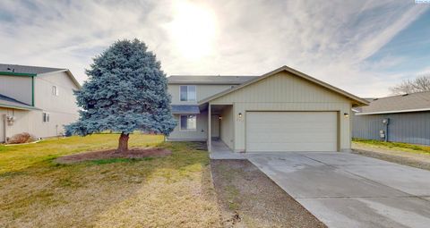 Photo of 6412 Ruth Drive, Pasco, WA 99301 (MLS # 290592)