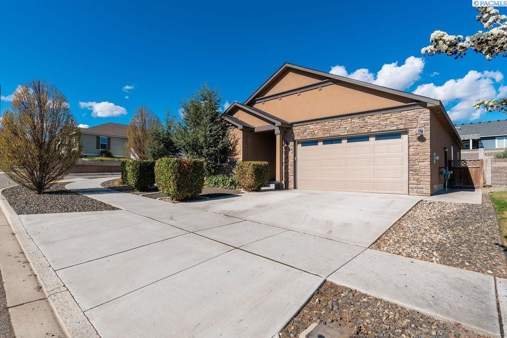 Photo of 4384 Corvina St, Richland, WA 99352 (MLS # 291518)