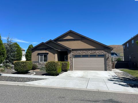 Photo of 4384 Corvina St, Richland, WA 99352 (MLS # 291518)