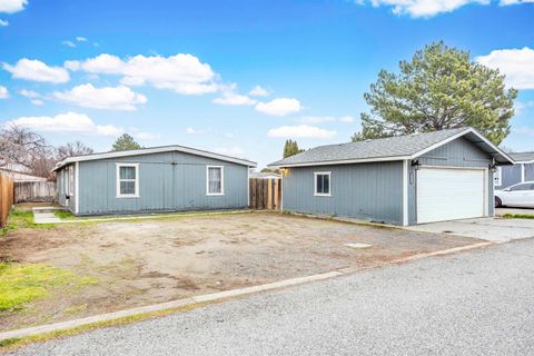 Photo of 9132 W Yellowstone Ave, Kennewick, WA 99336 (MLS # 289988)